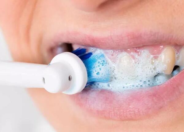 電動牙刷使用 電動牙刷使用