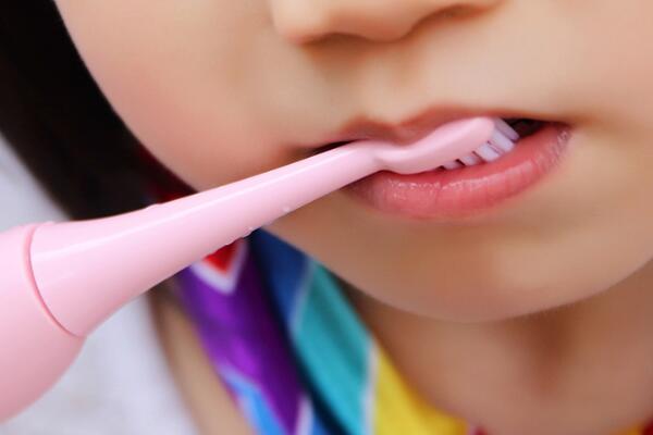 正確使用兒童電動(dòng)牙刷方式 正確使用兒童電動(dòng)牙刷方式